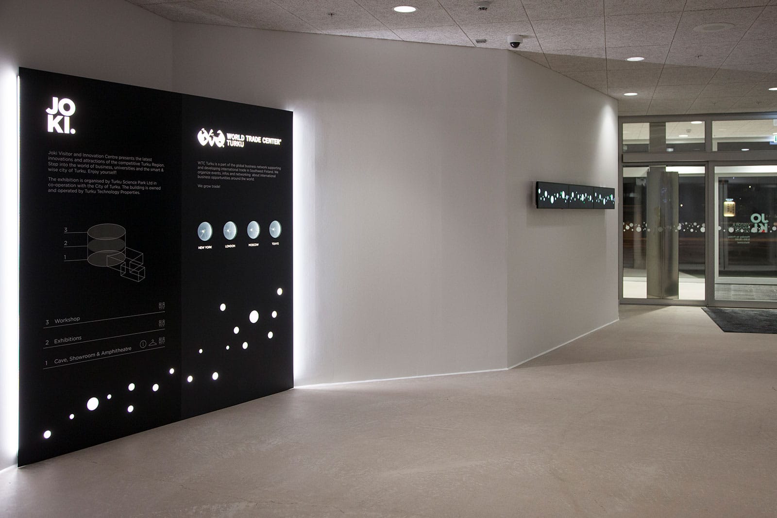 vierailukeskus joen opasteita